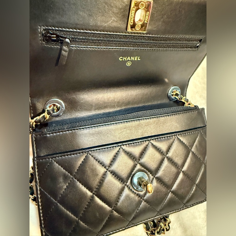 CHANEL Soft Leather Purse ๐ฅ - Picture 11 of 16